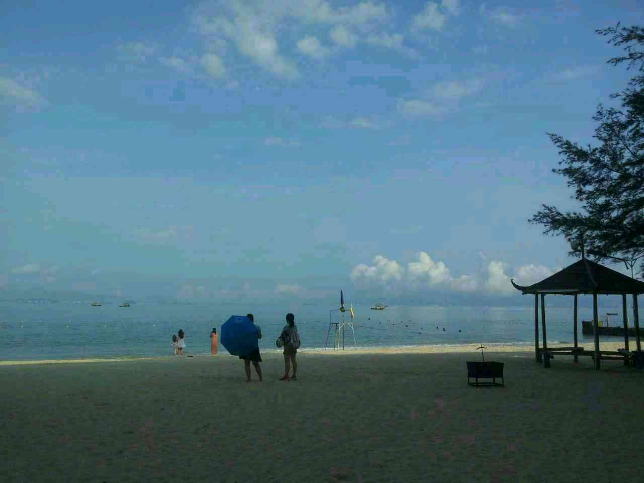 麦培鑫《海滩的亭子》