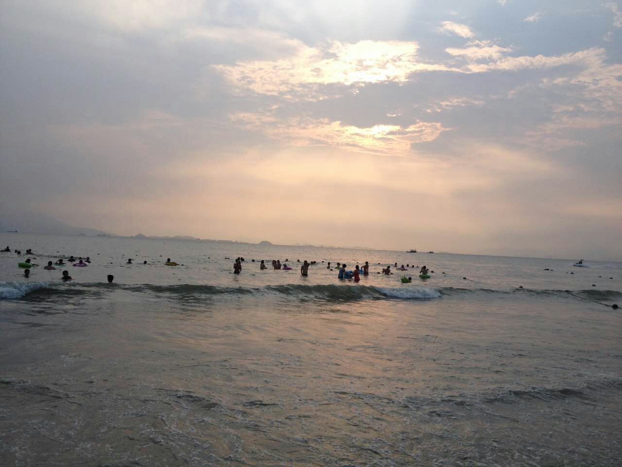 廖红密《那海、那云》