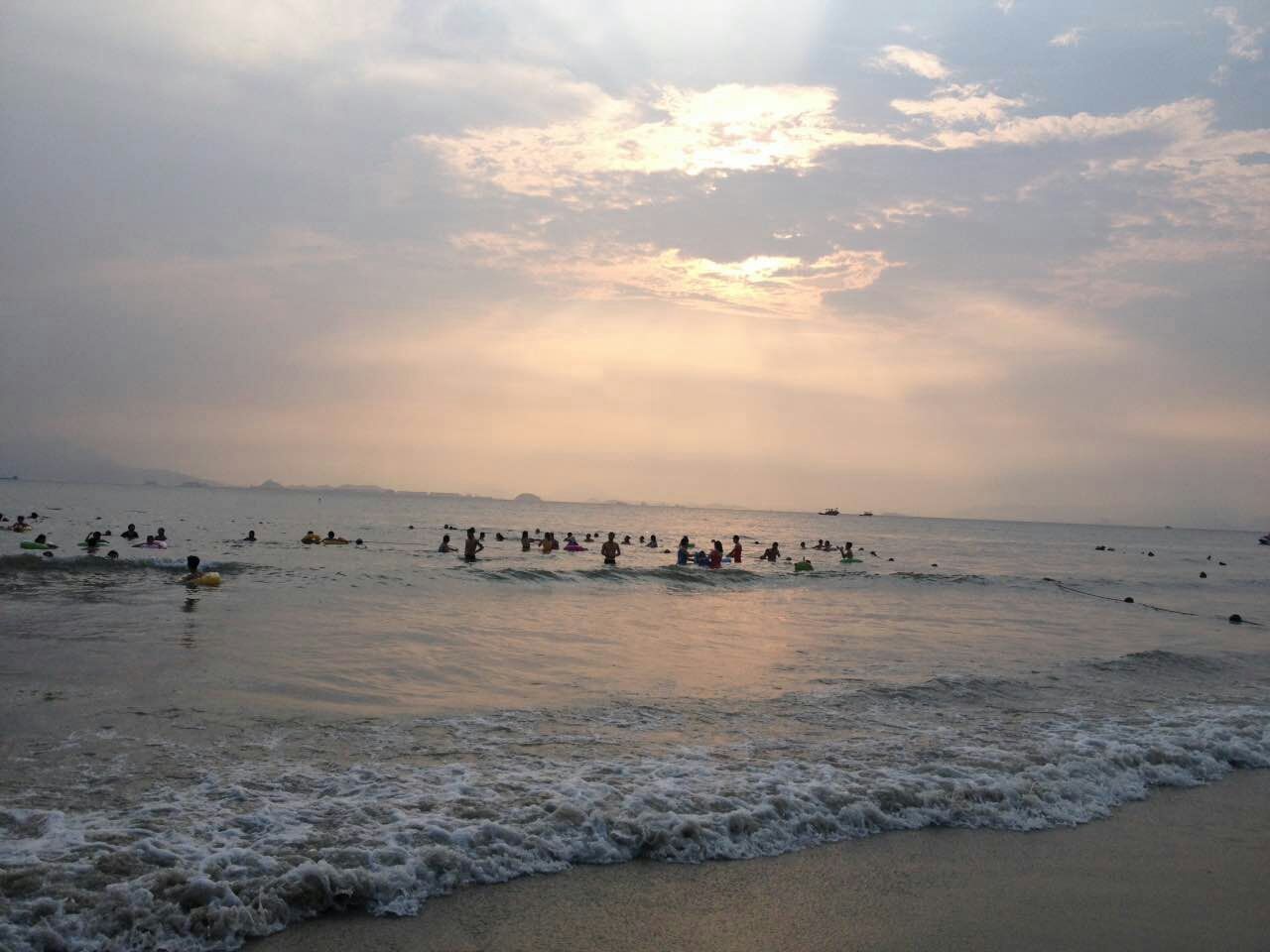 喜儿的夕阳和海浪